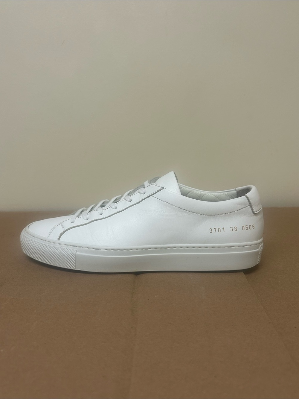 Common Projects White Leather Low-Top Sneakers. - Picture 5 of 9